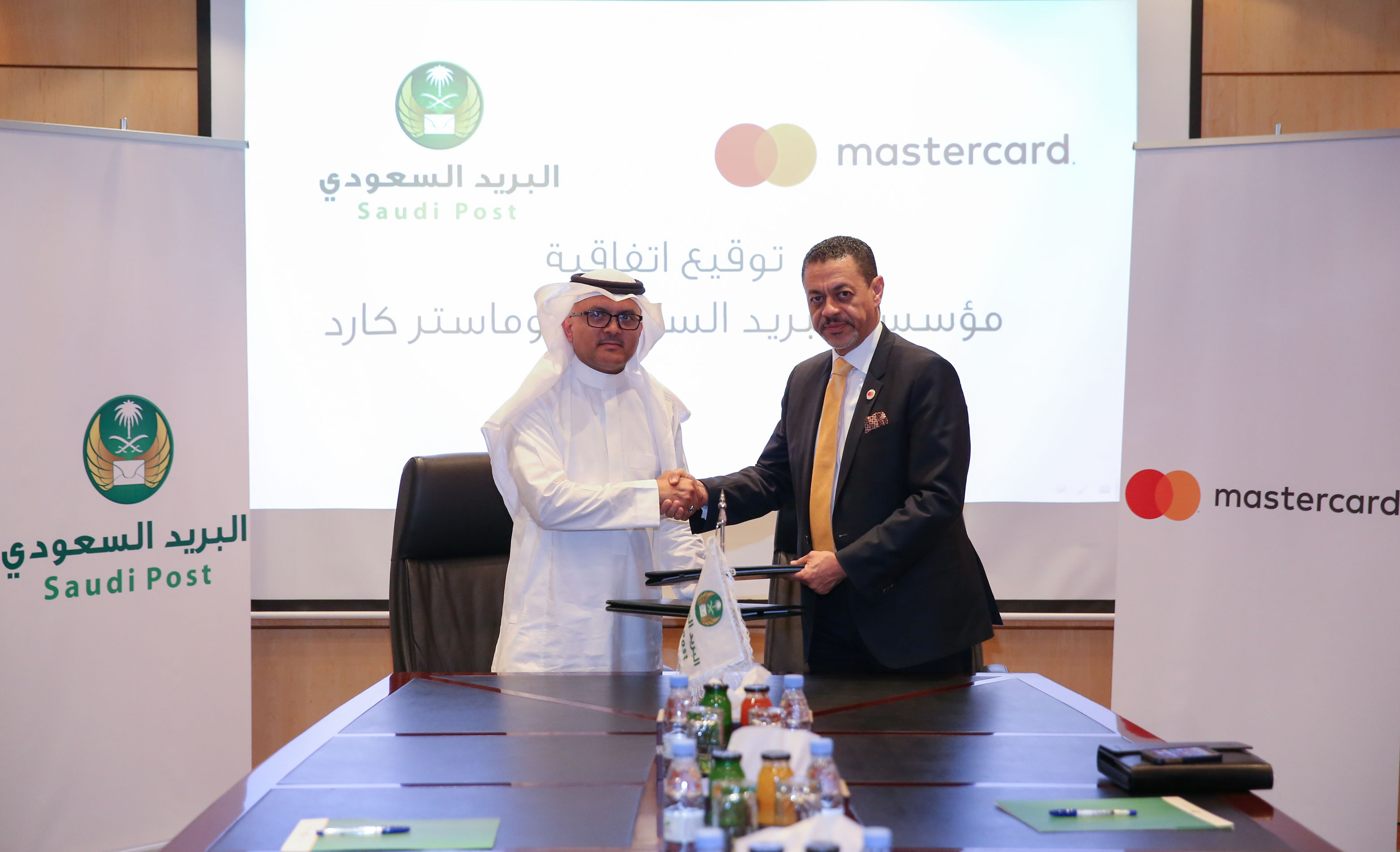البريد السعودي وماستركارد تتعاونان لإتاحة قبول البطاقات المصرفية للعملاء في المتاجر وعبر الإنترنت ولتعزيز تجربة العملاء